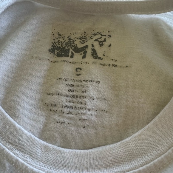 MTV Small Floral Graphic Tee Tshirt Cream Off White Streetwear Casual Trendy - Picture 5 of 6